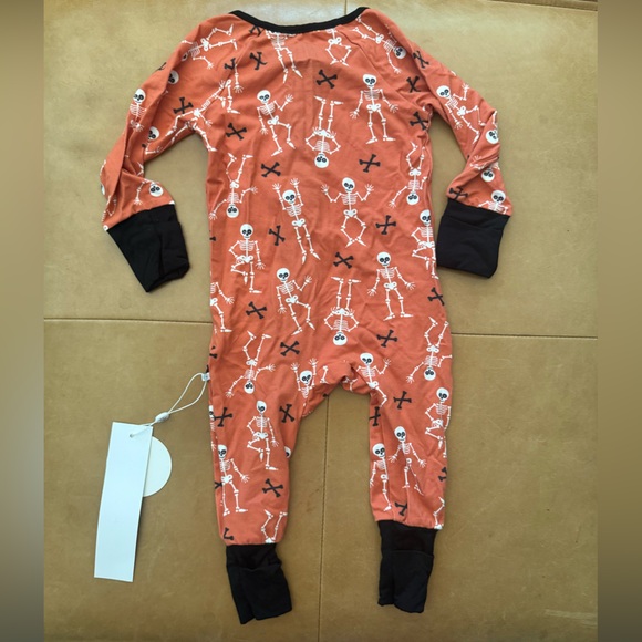 💛$15 FLASH SALE💛 Caden Lane Viscose Bamboo Funny Bones Footie 3-6M NWT - Picture 3 of 4